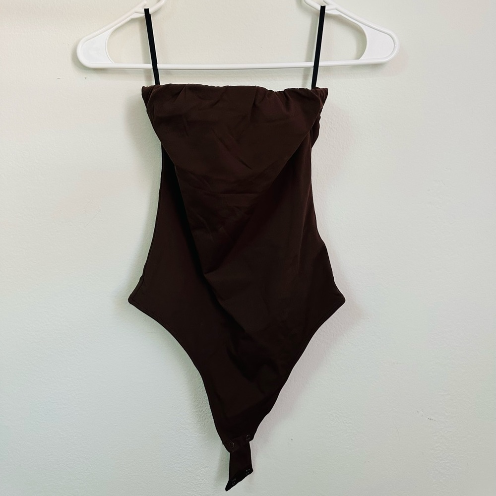 ARITZIA STRAPLESS BODYSUIT SMALL